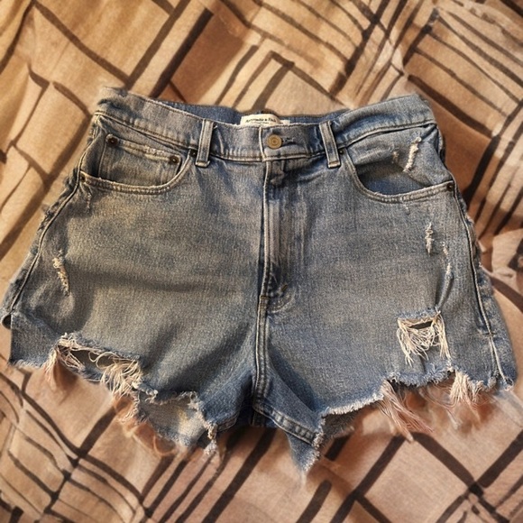 Abercrombie & Fitch The Cutoff Short High Rise Light Wash Size 30/10 - Picture 3 of 5